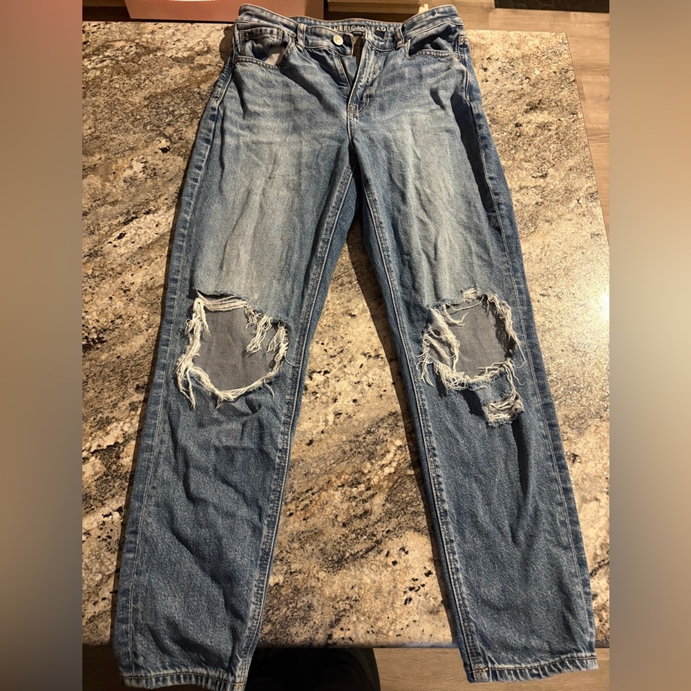 AE American Eagle Size 2 Strigid Jeans